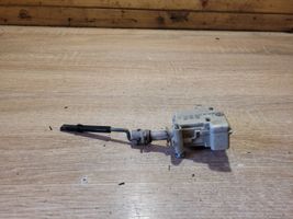 Volkswagen Bora Serratura del tappo del serbatoio del carburante 1J0810773