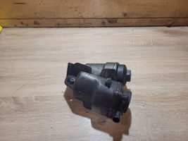 Volvo S60 Oil filter mounting bracket 08642839