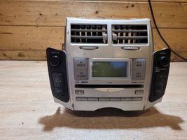 Toyota Yaris Panel / Radioodtwarzacz CD/DVD/GPS 861200D211
