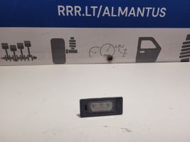 Audi A6 C7 Lampa oświetlenia tylnej tablicy rejestracyjnej 4G0943021