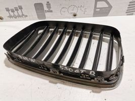 BMW 5 GT F07 Grille calandre supérieure de pare-chocs avant 51137200170