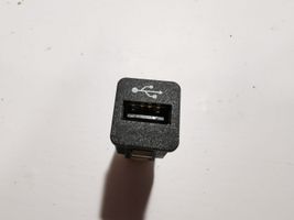 BMW 5 F10 F11 USB socket connector 9237656