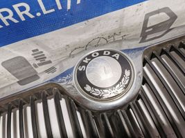 Skoda Octavia Mk2 (1Z) Maskownica / Grill / Atrapa górna chłodnicy 1Z0853668