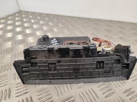 BMW 7 F01 F02 F03 F04 Peleninė panelėje 9119317