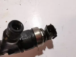 Toyota Avensis T250 Injecteur de carburant 236700R010