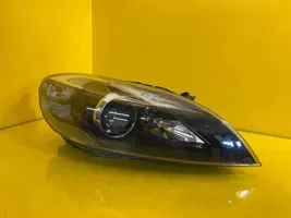 Volvo V40 Lampa przednia 31420008