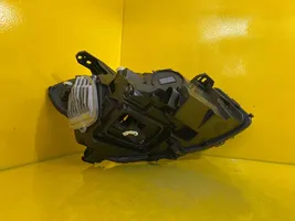 Mercedes-Benz A W176 Lampa przednia A17969068900