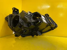 Mercedes-Benz A W176 Lampa przednia A1768202761KZ