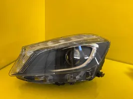 Mercedes-Benz A W176 Lampa przednia A1768202761KZ