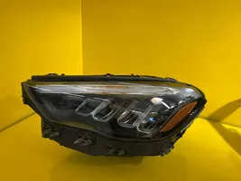 Mercedes-Benz GLA H247 Lampa przednia 