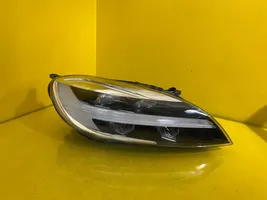 Volvo V40 Cross country Lampa przednia 32228480