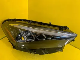 Mercedes-Benz GLA H247 Lampa przednia 