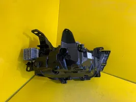 Opel Astra L Lampa przednia 9858777080