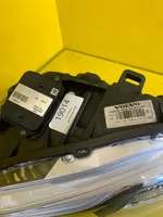 Volvo V60 Lampa przednia 31420108