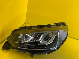 Peugeot 208 Lampa przednia 90200113