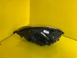 Volkswagen Golf V Lampa przednia 5M1941752B