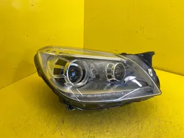 Mercedes-Benz SLK R172 Lampa przednia A1728201359