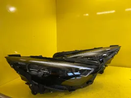 Mercedes-Benz SL AMG R232 Lampa przednia a2329063402