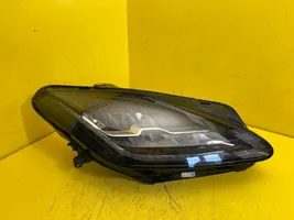 Jaguar E-Pace Lampa przednia 4704