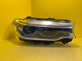 BMW 5 G30 G31 Lampa przednia 8090750