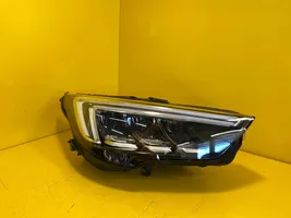 Opel Crossland X Lampa przednia 39153432