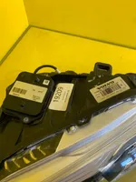 Volvo S60 Lampa przednia 31420108