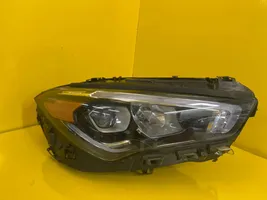 Mercedes-Benz CLA C118 X118 Lampa przednia A1189063000