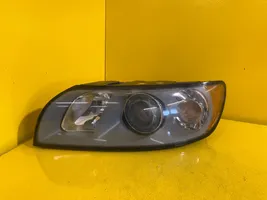 Volvo V50 Lampa przednia 30698889