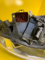 Volvo S60 Lampa przednia 31698818