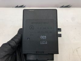 Mercedes-Benz E W211 Ilmajousituksen ohjainlaite/moduuli, takana A2115450432