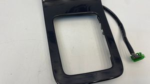 Volvo V70 Rivestimento in plastica cornice della leva del cambio 30724234