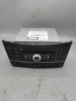 Mercedes-Benz E W212 Radio/CD/DVD/GPS-pääyksikkö A2129060301