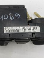 Mercedes-Benz E W210 Interruptor de control del ventilador interior 2108302885