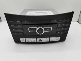 Mercedes-Benz E W212 Radio/CD/DVD/GPS-pääyksikkö A2129001826