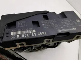Mercedes-Benz GLK (X204) Takaluukun/tavaratilan luukun nostomoottori A2128203642