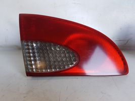 Toyota Avensis T250 Lampy tylnej klapy bagażnika 