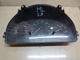Mercedes-Benz ML W163 Tachimetro (quadro strumenti) A1635405911