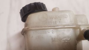 Mercedes-Benz A W168 Główny cylinder hamulca A1684300302