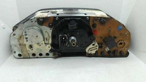 Mercedes-Benz E W124 Tachimetro (quadro strumenti) 110902150020