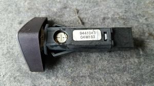 Volvo S60 Botón interruptor de luz de peligro 9441045