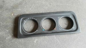 Volkswagen Golf III Console centrale, commande chauffage/clim 1H6819075