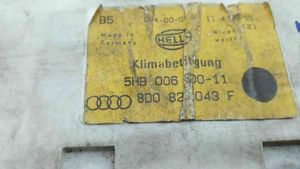 Audi A4 S4 B5 8D Oro kondicionieriaus/ klimato/ pečiuko valdymo blokas (salone) 8D0820043F