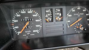 Audi 80 90 B2 Licznik / Prędkościomierz 811190A