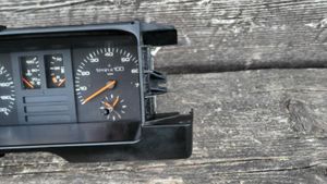 Audi 80 90 B2 Compteur de vitesse tableau de bord 811190A