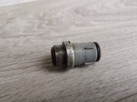 Audi A6 S6 C4 4A Kühlmitteltemperatur Sensor Fühler Geber 053919501A