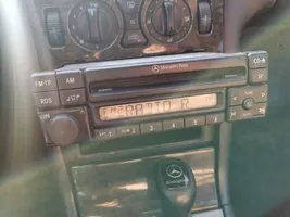 Mercedes-Benz E W210 Radio / CD/DVD atskaņotājs / navigācija MF2297