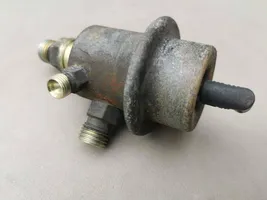 Audi 80 90 B3 Regulator ciśnienia paliwa 034133534H