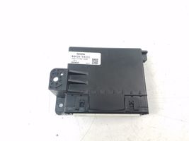 Toyota Avensis T270 Air conditioning/heating control unit 8865005231