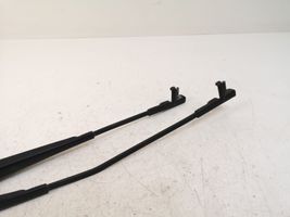 Skoda Octavia Mk2 (1Z) Front wiper blade arm 1Z2955409A