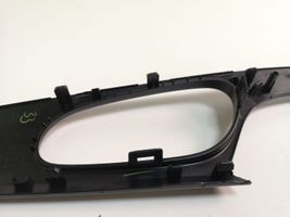 Nissan Qashqai Obudowa klamki wewnętrznej drzwi przednich 806824EA1AX